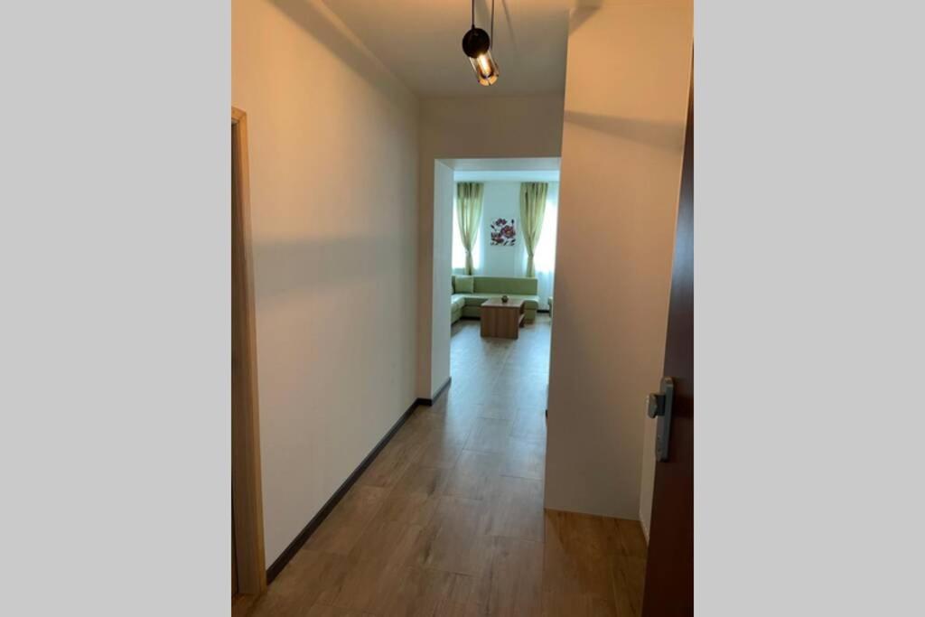 Newly Renovated 2 Rooms Apartment Downtown Nitra Eksteriør billede