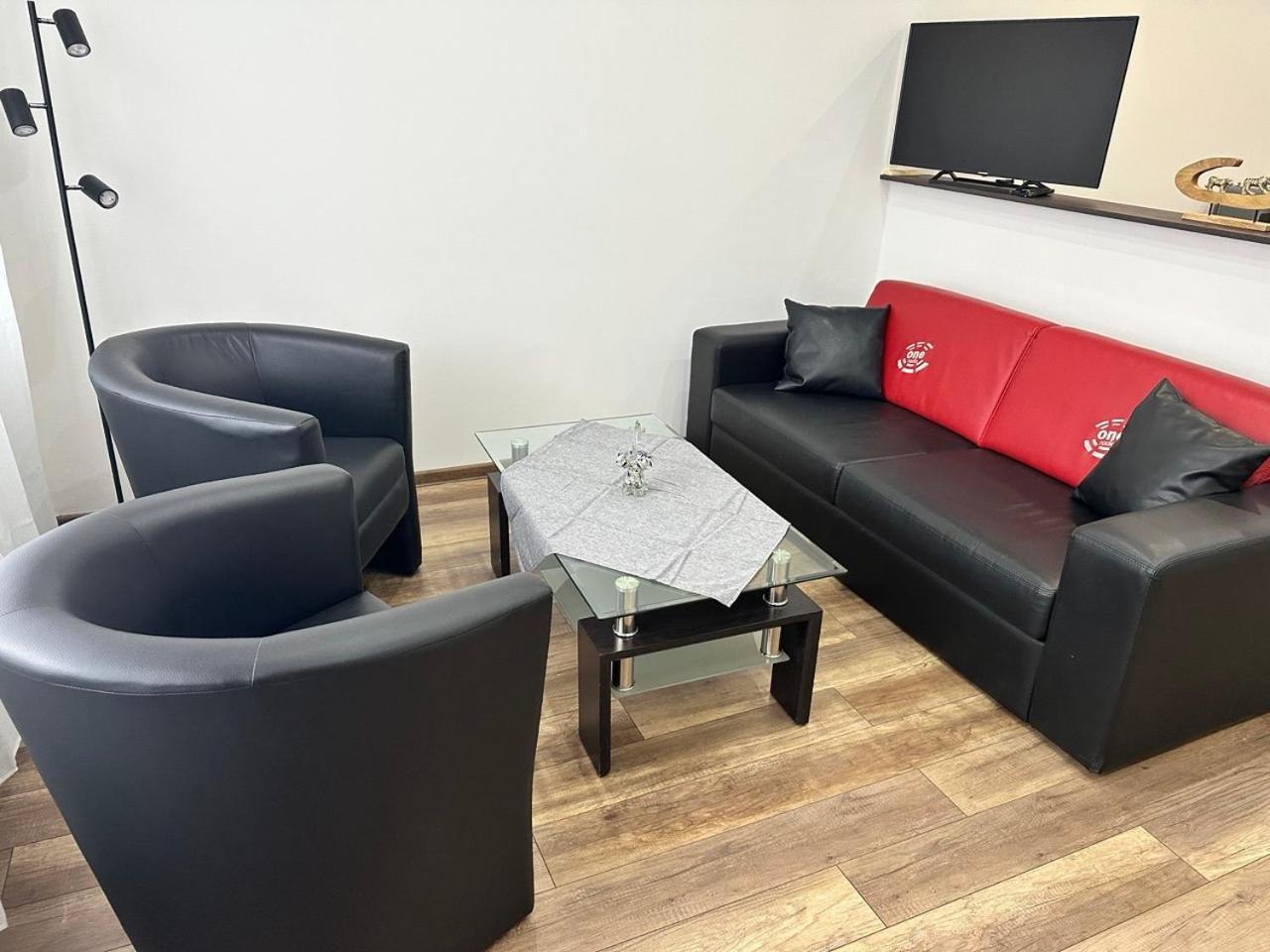 Newly Renovated 2 Rooms Apartment Downtown Nitra Eksteriør billede