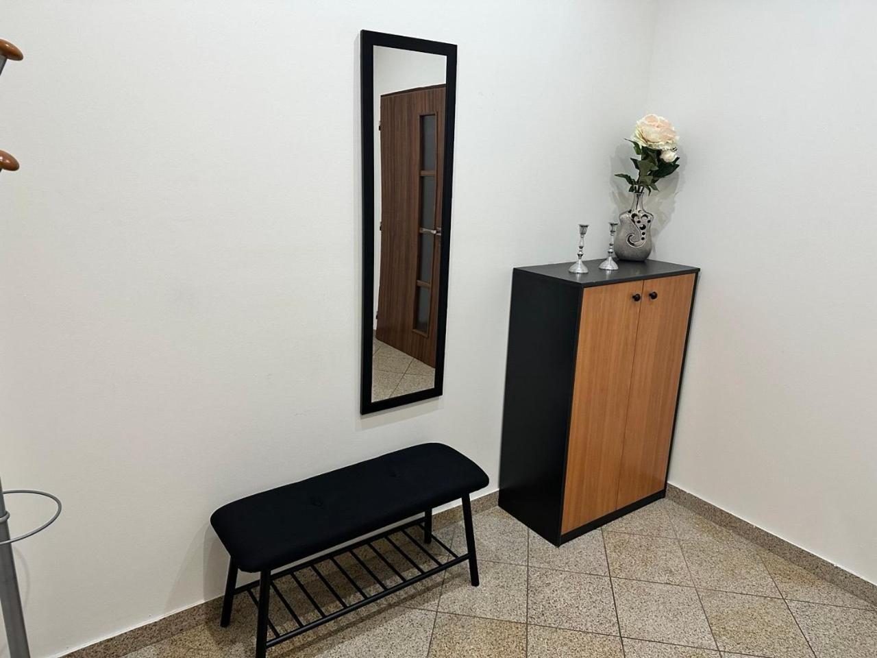 Newly Renovated 2 Rooms Apartment Downtown Nitra Eksteriør billede